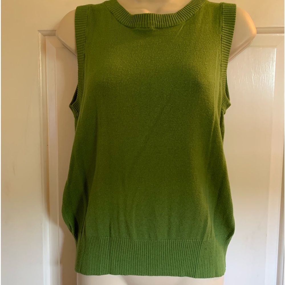 B Moss sweater vest
